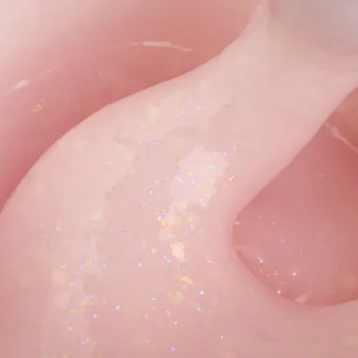 Liquid Polygel Everin 024 – Rococo | HEMA & TPO Free | Roz pastel cu sclipici opalescent
