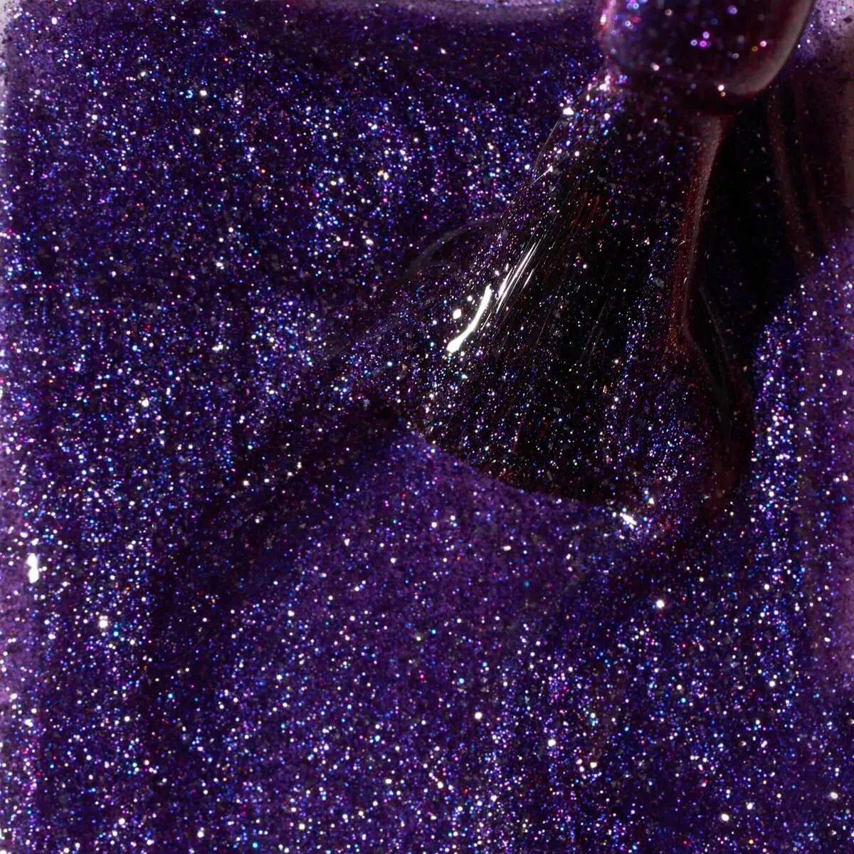 Ojă Semipermanentă Kievskaya Glitz Cat Eye 17 – Mov Intens cu Reflexii Albastre-Violet, Efect Magnetic 3D, 15ml