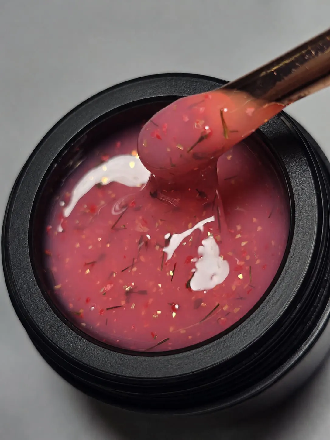Gel Autonivelant Everin Petal Stories Rose Confetti 15gr - Gel Roz cu Inserții Botanice