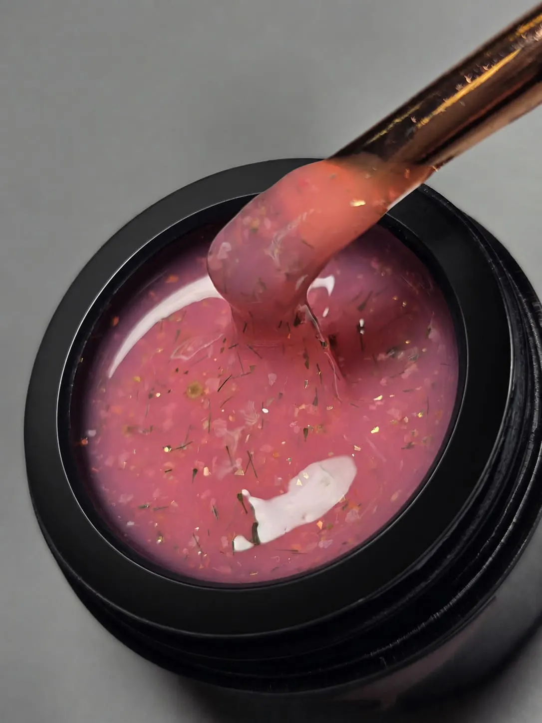 Gel Autonivelant Everin Petal Stories Blush Peony 15gr - Gel Roz cu Inserții Botanice