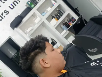 Imagine 6 · Bărbierit clasic cu brici în Oradea · Salon Massive Sântandrei