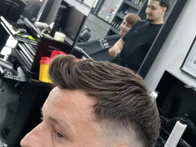 Imagine 3 · Bărbierit clasic cu brici în Oradea · Salon Massive Sântandrei