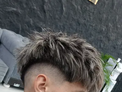 Imagine 2 · Bărbierit clasic cu brici în Oradea · Salon Massive Sântandrei