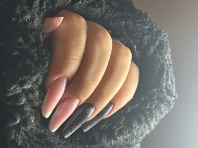 Imagine 3 · Construcție unghii în Oradea · Georgiana Nails