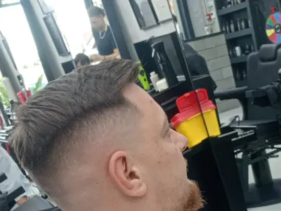 Imagine 4 · Bărbierit clasic cu brici în Oradea · Salon Massive Sântandrei